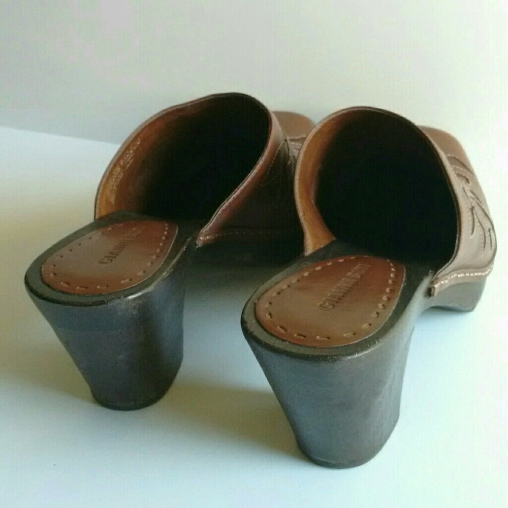 Gianni Bini brown leather mules/clogs - Picture 5 of 8